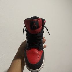 Jordan 1 mids (gs)