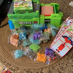 Quixels 3D Makes With Lots Of Beads And Instructions