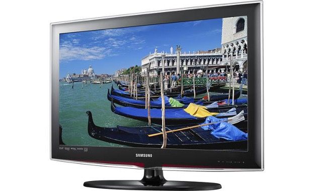 Samsung LN32D450 32” 720p LCD HDTV with Original Remote