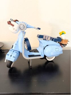 Lego : Vespa 125 Scooter