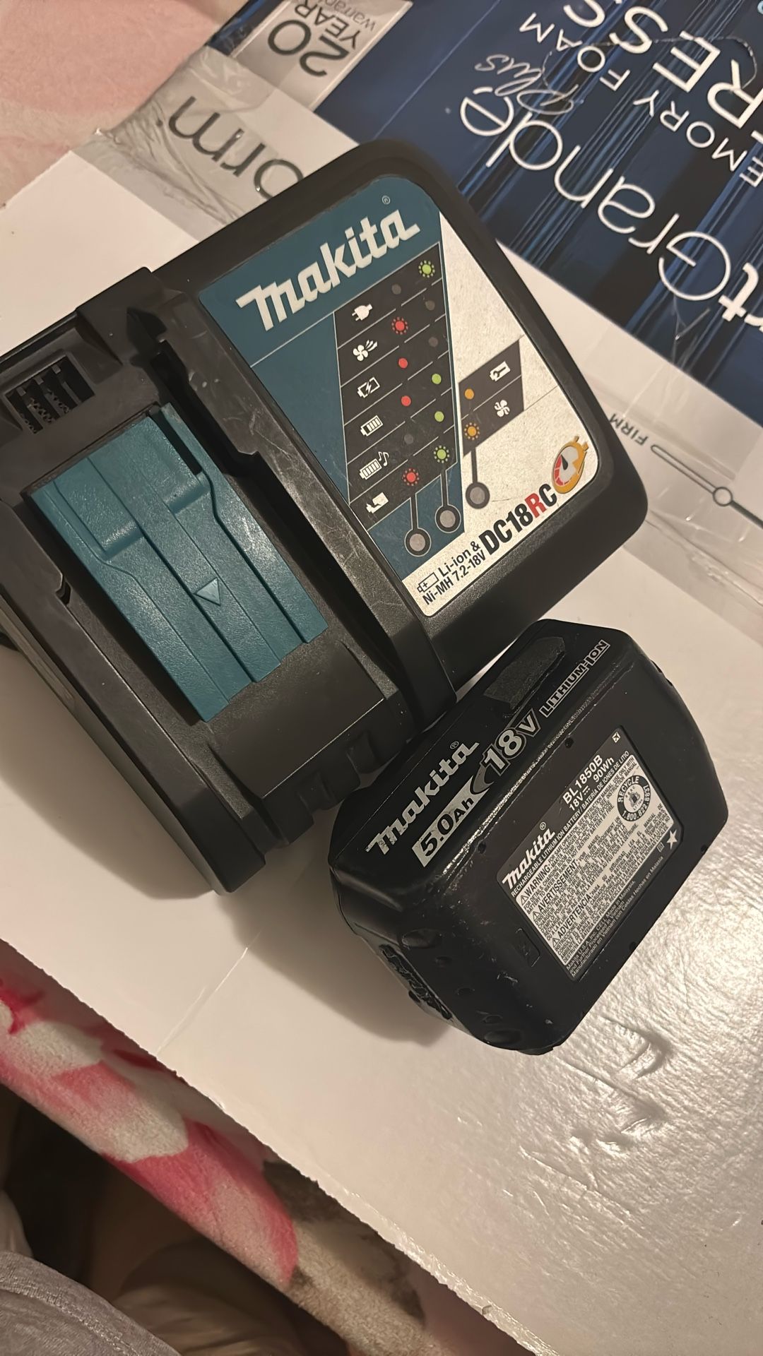 MAKITA 18V FAST CHARGER AND BATERY 5.0