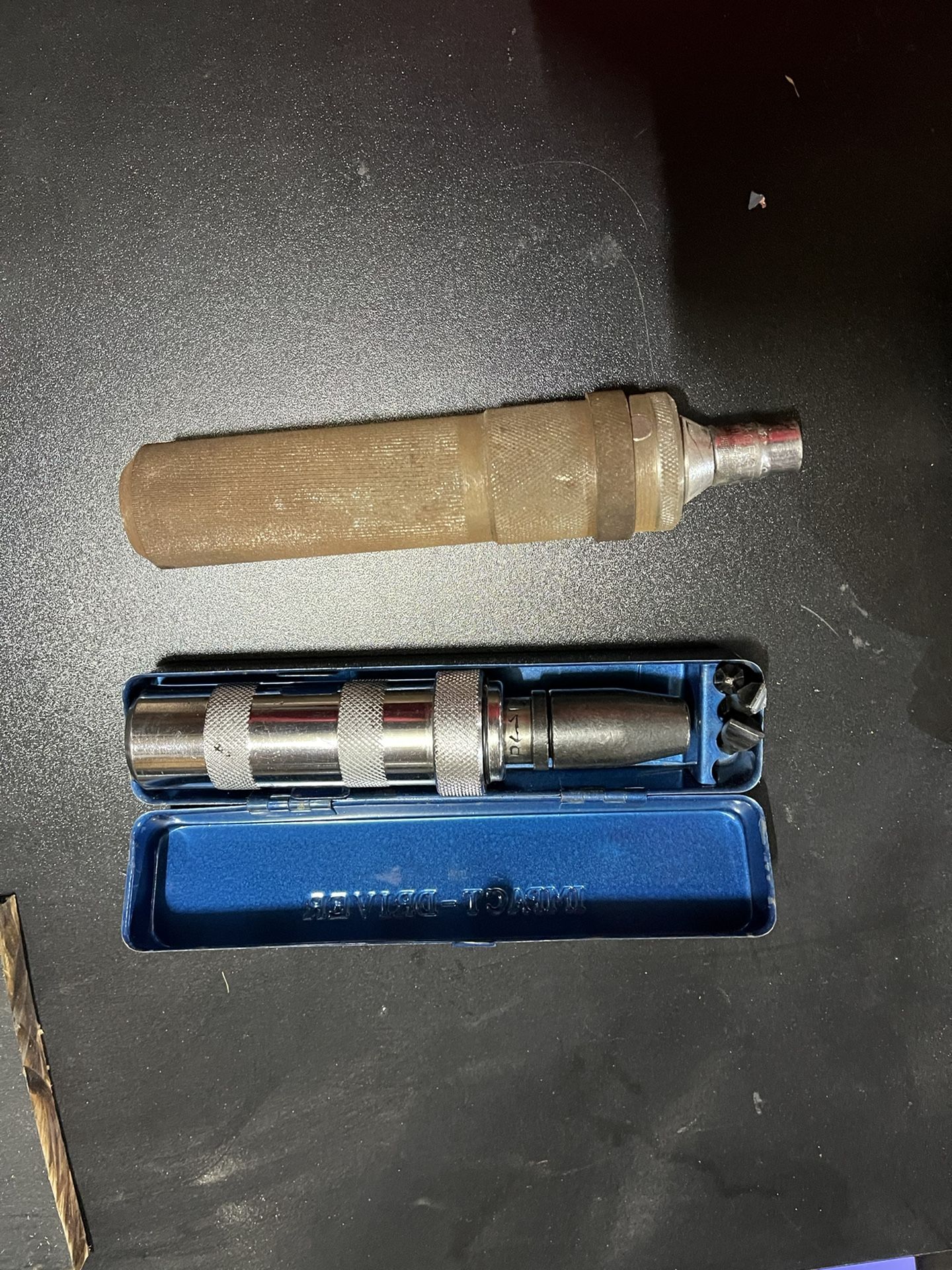 Impact screwdriver