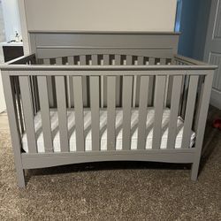 4 In 1 Baby Crib