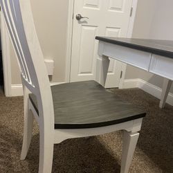 Amazing Solid And Very Heavy Dining Room Table With 4 Drawers And 6 Chairs