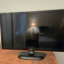 24 Inch LG TV With Remote
