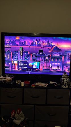 Toshiba flatscreen with the remote and with Roku box