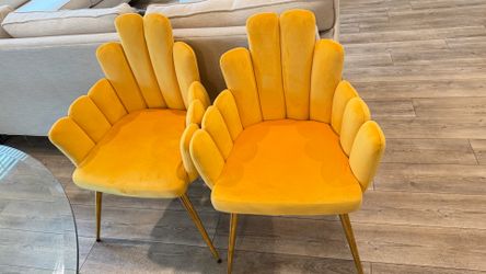 Modern Velvet Dining Chairs Set of 2  very new barely used