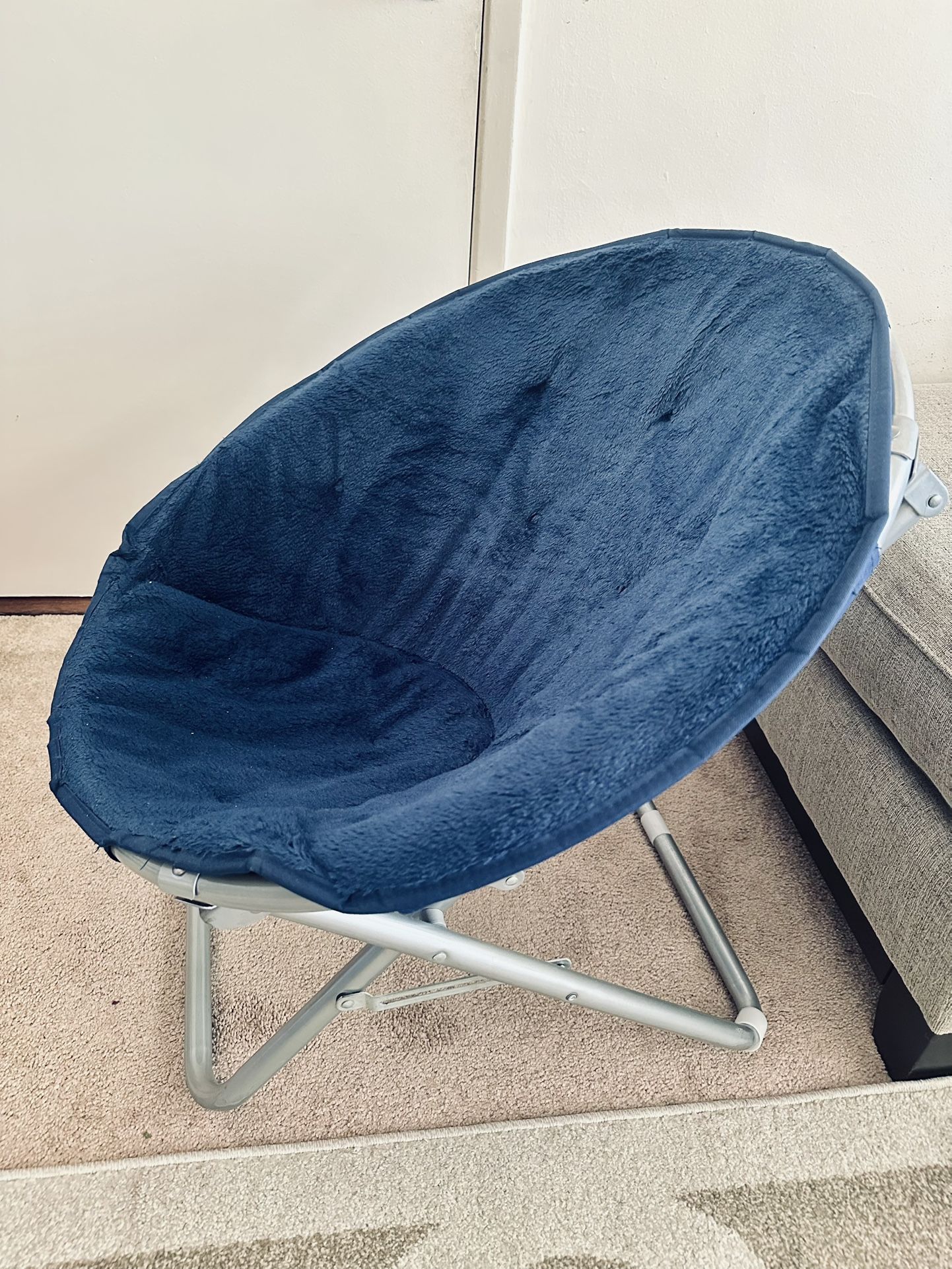 Cozy Blue Saucer Chair – Great Condition