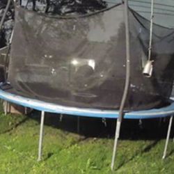 FREE TRAMPOLINE WITH SAFETY NET