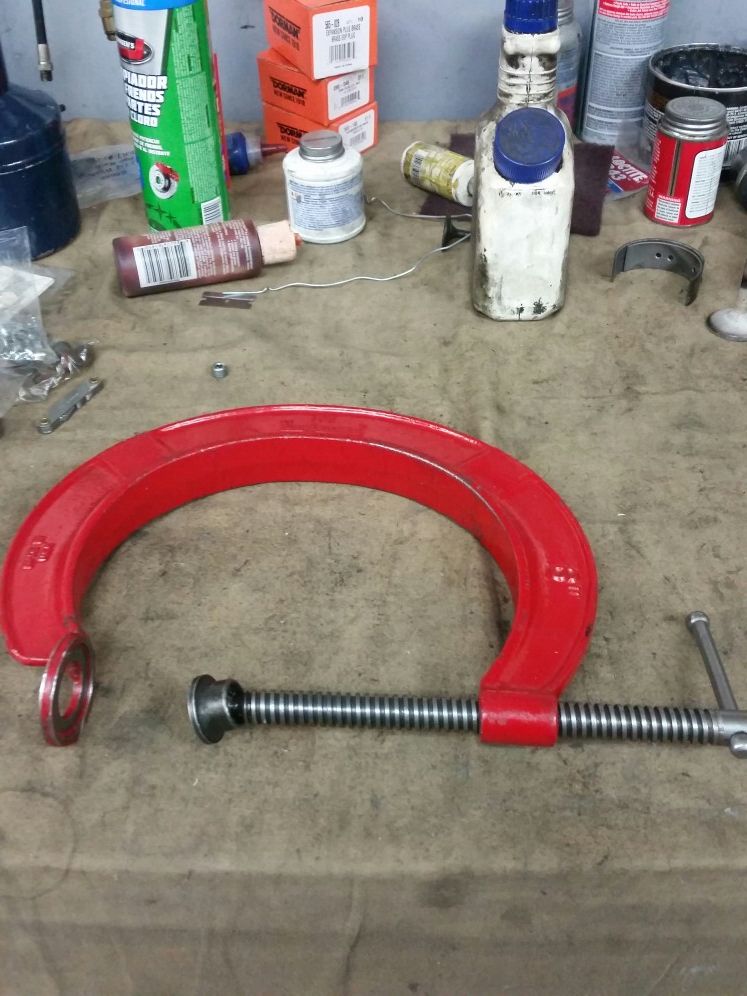 Heavy duty valve spring compressor