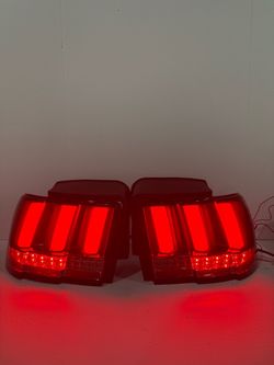 Ford Mustang 99-2004 tail lights