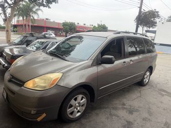 2005 SIENNA