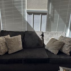 BRAND NEW COUCHES BARLEY BEEN USED VERY NICE