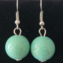 Retro Style Round Drop Dangle Hook Aqua Crackle Earrings. Add a touch of retro charm to your jewelry collection with these lovely aqua crackle beaded 