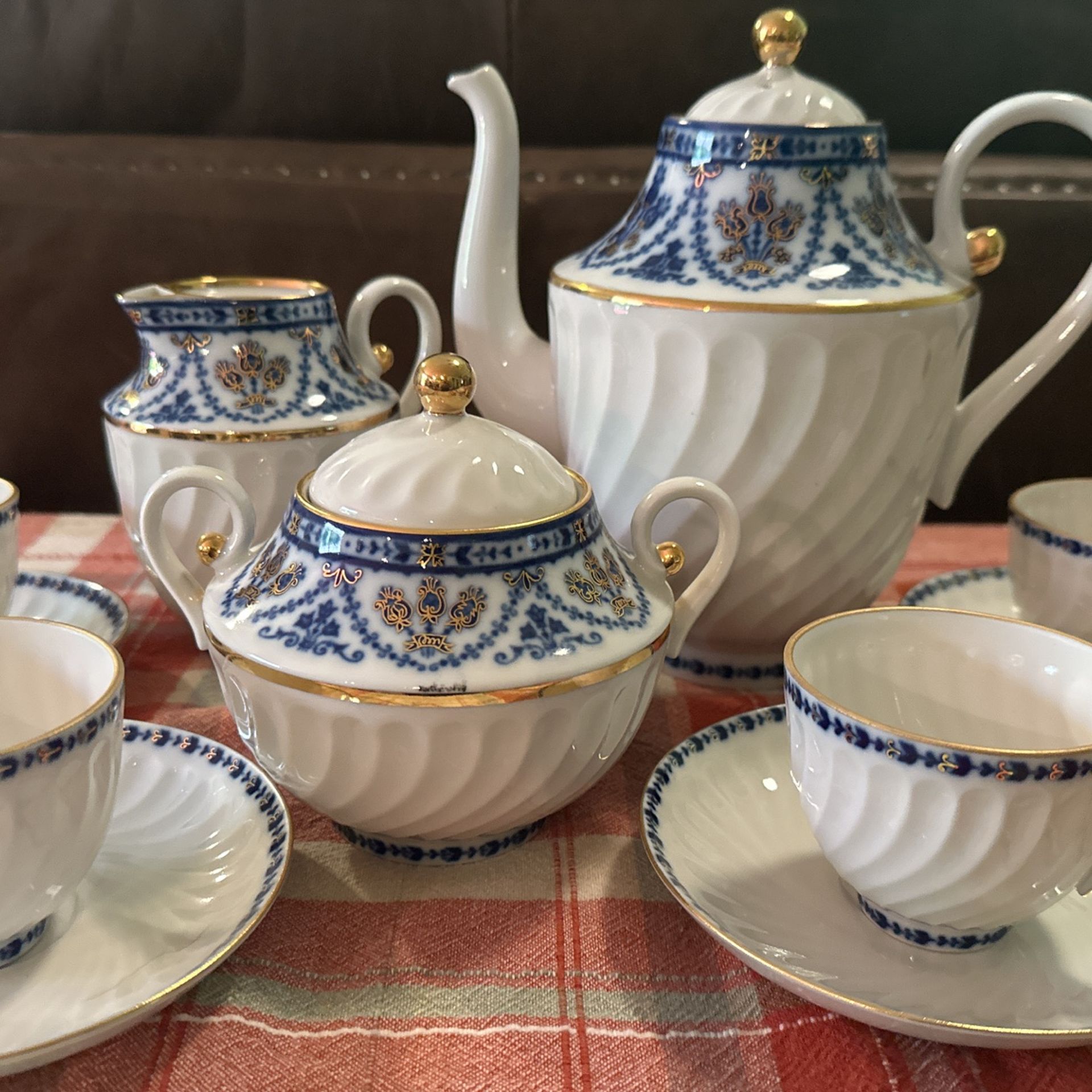 Lomonosov Crystal Frieze Tea Set