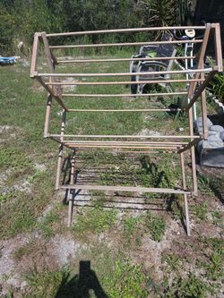 Clothes drying rack