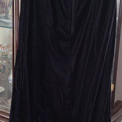 BLACK VELVET DRESS