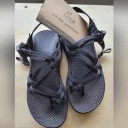 Women’s Chaco Sandals 8 Wide 