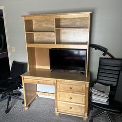 Bellini Maple Desk With Hutch & Chair