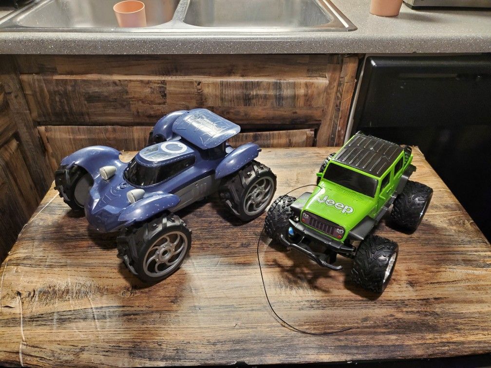 X2 Remote control cars🙂 Needs Remote Control