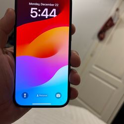 Refurbished in iPhone 15 128 GB