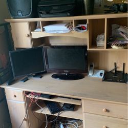 Computer Table For Sale!