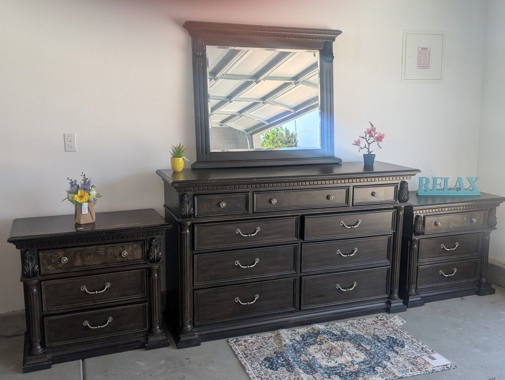Beautiful Coffee Wood Dresser & Stands & Mirror