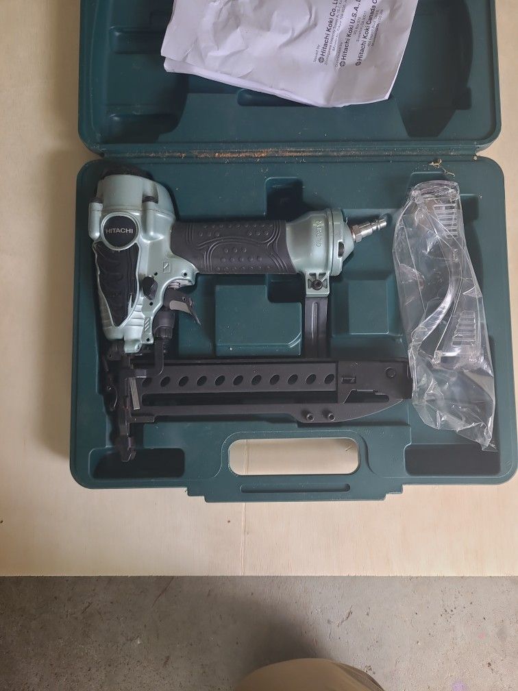 Hitachi Stapler