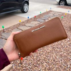 Michelle Kors Wallet 