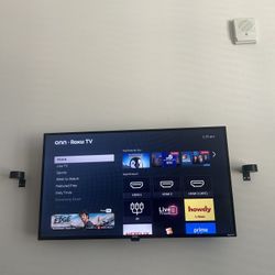 50 In. Roku Smart TV (Remote Included)