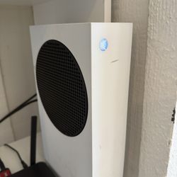 Xbox Series S - 512 GB with Controller