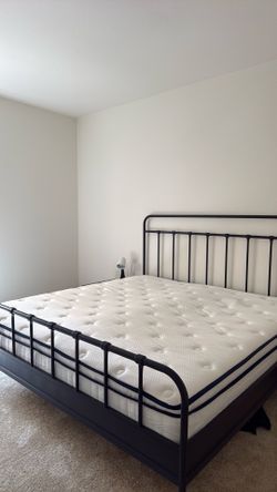 Bed + Tables with lamp