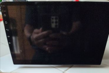 10.1 inch car stereo with car play and a 600w 4 channel Amplifier