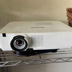 Panasonic Projector 