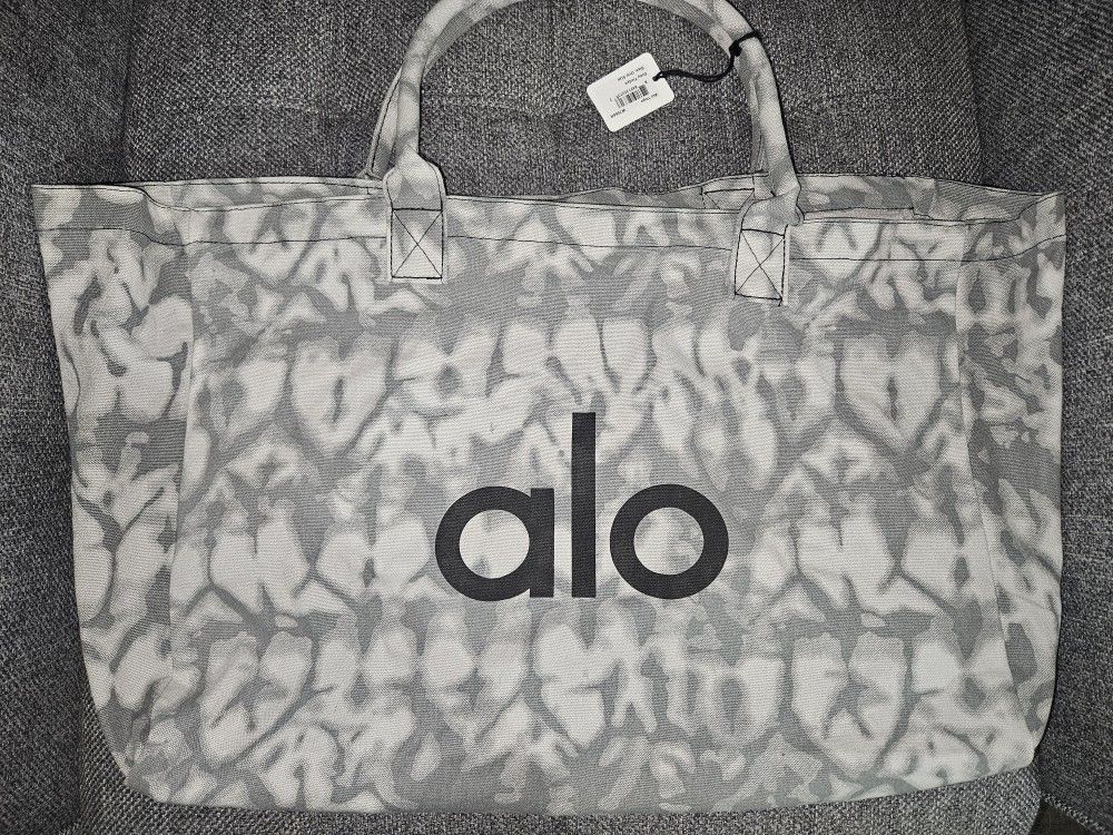 ALO Yoga Gray Tie Dye Large Canvas