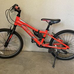 Giant XTC Mountain Bikes