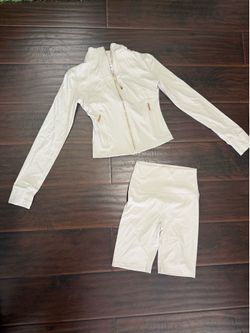Lululemon define cropped jacket with shorts (set)