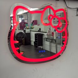 HELLO KITTY MIRROR