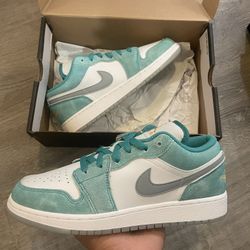 Jordan 1 Low New Emerald 