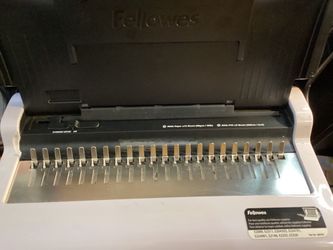 Fellowes Star+ Comb Binding Machine, 150 Sheet Capacity, White/Black ((contact info removed))