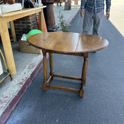 Antique oak drop-leaf gateleg occasional table