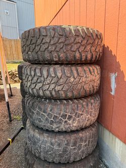 Set of 4 Mud Terrain Off-Road Tires
