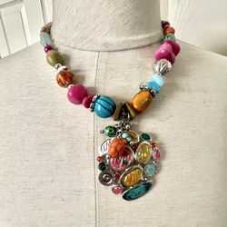 Colorful Beaded Pendant Necklace 