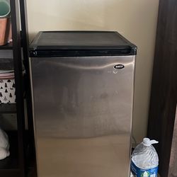 Mini Fridge 