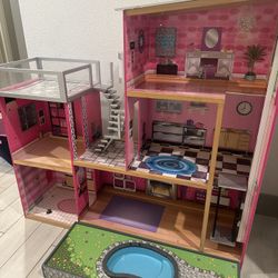 Doll House 
