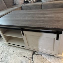 Dorrinson Coffee Table