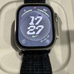 Apple Watch Ultra 2 49mm Titanium - Two Bands Included
