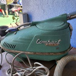 Vintage INTERSTATE "COMPACT ELECTRA" VACUUM ANNIVERSARY No. C-6 w/ ATTACHMENTS