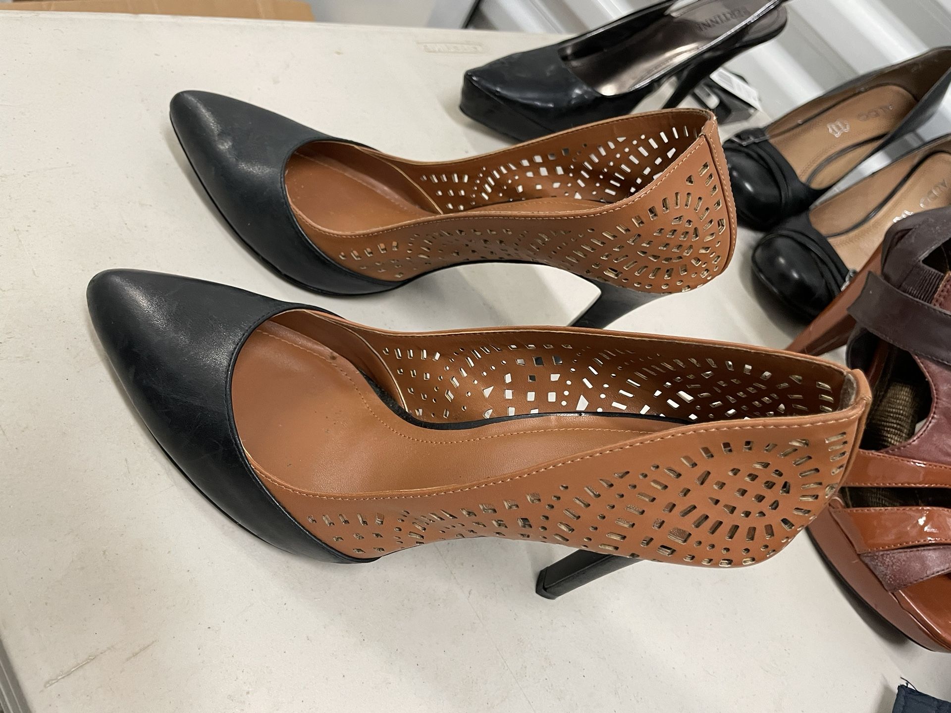 BCBG Generation Brown And Black Leather Heels Size 8