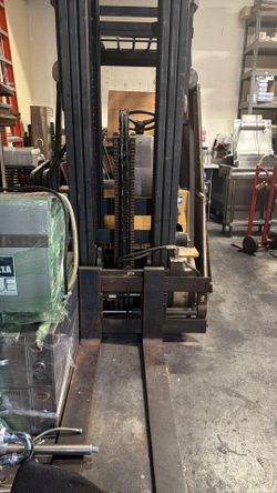 Caterpillar Forklift